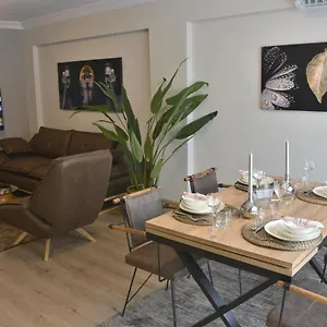 Sea View, Your In The Center Of Alsancak Apartment Izmir